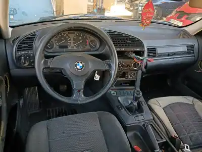 Veículo de Sucata bmw serie 3 berlina (e36) 318i do ano 1994 alimentado 184e2