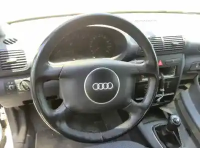 Здавання транспортного засобу audi a3 (8l) 1.6 ambiente року 2001 потужний avu