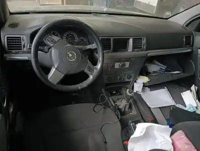 Veículo de Sucata opel signum elegance 120 cv / 88 kw do ano 2006 alimentado z19dt