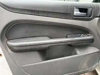 Veicolo di demolizione ford focus berlina (cap) ambiente (d) dell'anno 2005 alimentato hhda