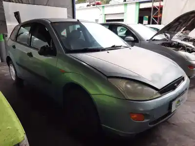 Здавання транспортного засобу ford focus berlina (cak) ambiente року 2001 потужний c9db