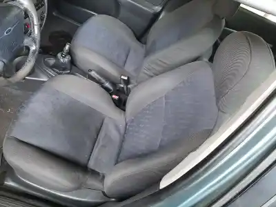 Здавання транспортного засобу ford focus berlina (cak) ambiente року 2001 потужний c9db