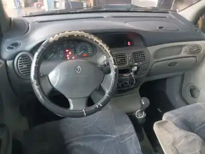Scrapping Vehicle renault scenic (ja..) 1.9 dci authentique of the year 2001 powered f9q732