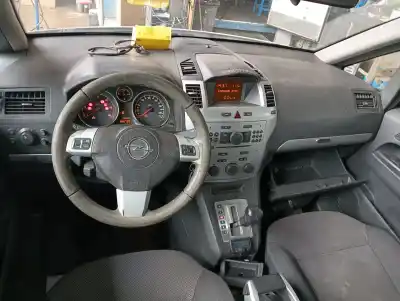 Veículo de Sucata opel zafira b edition ´´111 jahre´´ do ano 2010 alimentado z19dt