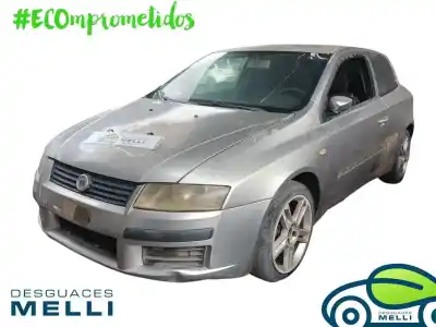 Veículo de Sucata fiat stilo (192) 1.6 16v do ano 2001 alimentado 182b6000