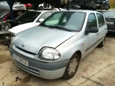 Veicolo di demolizione renault clio ii fase i (b/cbo) 1.9 d alize dell'anno 1998 alimentato d-f8q