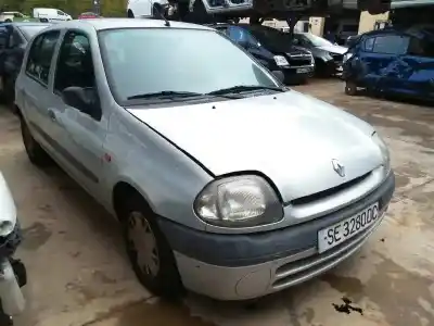 Veicolo di demolizione renault clio ii fase i (b/cbo) 1.9 d alize dell'anno 1998 alimentato d-f8q