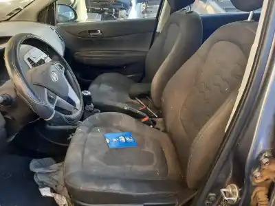 Scrapping Vehicle hyundai i20 style of the year 2001 powered d4fc