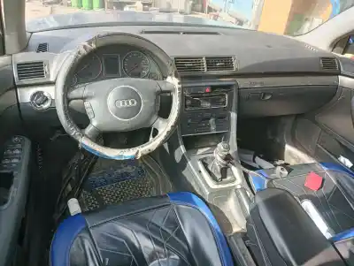 Veículo de Sucata audi a4 avant (8e) 2.5 tdi quattro (132kw) do ano 2001 alimentado bau