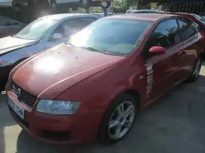Veículo de Sucata fiat stilo (192) 2.4 20v abarth do ano 2003 alimentado 192a2000