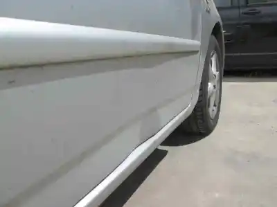 Veículo de Sucata toyota corolla (e12) 2.0 d-4d sol sedán do ano 2004 alimentado 1cdftv