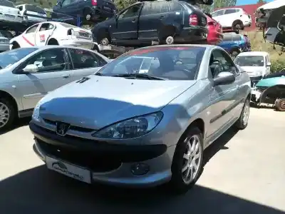 Veículo de Sucata PEUGEOT 206 CC CC do ano 2002 alimentado G-RFN