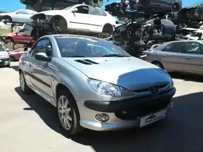 Vehicul casat peugeot 206 cc cc al anului 2002 alimentat g-rfn