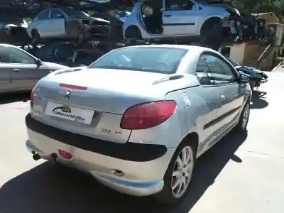 Vehicul casat peugeot 206 cc cc al anului 2002 alimentat g-rfn