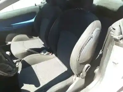 Vehicul casat peugeot 206 cc cc al anului 2002 alimentat g-rfn