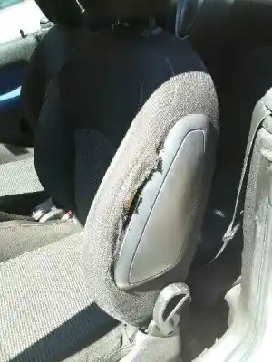 Vehicul casat peugeot 206 cc cc al anului 2002 alimentat g-rfn