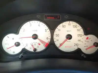 Vehicul casat peugeot 206 cc cc al anului 2002 alimentat g-rfn