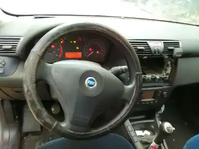 Veículo de Sucata fiat stilo (192) 1.9 jtd cat do ano 2002 alimentado 192a1000 gasoleo a