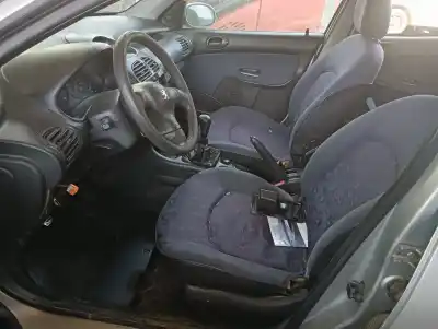 Sloopvoertuig peugeot 206 berlina xr van het jaar 1999 aangedreven wjz