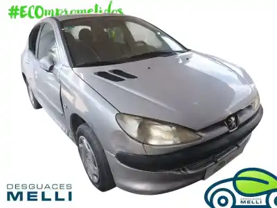 Sloopvoertuig peugeot 206 berlina xr van het jaar 1999 aangedreven wjz