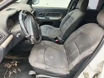 Утилизация автомобиля renault clio ii fase ii (b/cb0) base authentique 65 cv / 48 kw года 2004 питание k9k