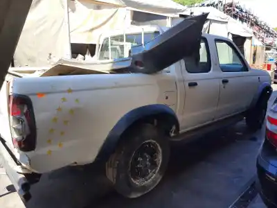 Здавання транспортного засобу nissan pick-up (d22) td doble cabina 4x4 року 2001 потужний td25ti