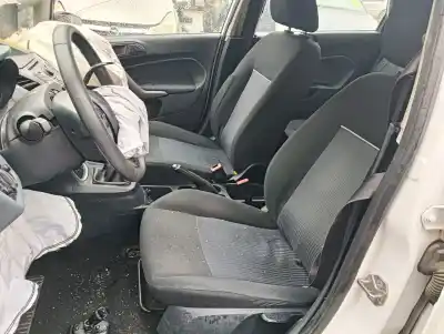 Veicolo di demolizione ford fiesta (cb1) trend dell'anno 2010 alimentato snjb