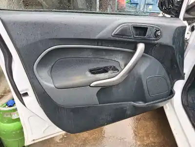 Veicolo di demolizione ford fiesta (cb1) trend dell'anno 2010 alimentato snjb