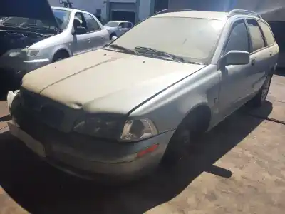 Hurda Aracı VOLVO V40 FAMILIAR  Yılın 2004 güçlü D4192T3