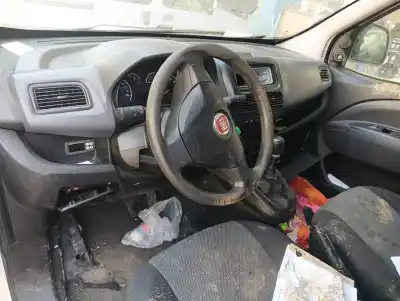 Veículo de Sucata fiat doblo cargo basis maxi kasten do ano 2014 alimentado 