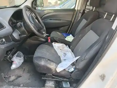 Veículo de Sucata fiat doblo cargo basis maxi kasten do ano 2014 alimentado 