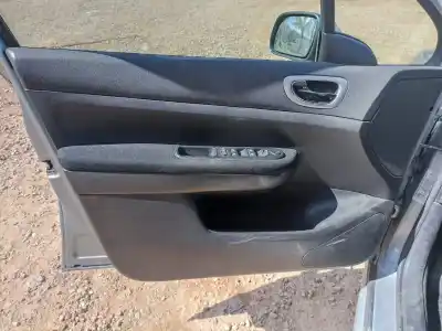 Sloopvoertuig peugeot 307 (s1) xs van het jaar 2004 aangedreven nfu