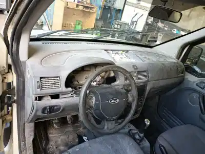 Здавання транспортного засобу ford tourneo connect (tc7) kombi corta року 2001 потужний bhpa