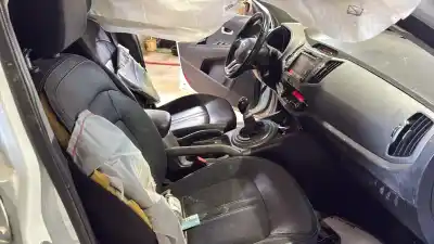 Veicolo di demolizione kia sportage basic 4x2 dell'anno 2001 alimentato g4fd