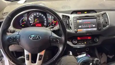 Veicolo di demolizione kia sportage basic 4x2 dell'anno 2001 alimentato g4fd