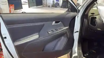 Veicolo di demolizione kia sportage basic 4x2 dell'anno 2001 alimentato g4fd