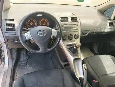 Veículo de Sucata toyota auris luna+ do ano 2001 alimentado 1ndtv