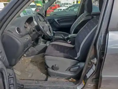 Veicolo di demolizione toyota rav 4 (a2) 2.0 d-4d luna 4x4 dell'anno 2001 alimentato 1cdftv