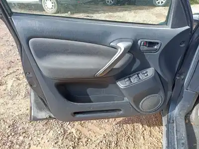 Veicolo di demolizione toyota rav 4 (a2) 2.0 d-4d luna 4x4 dell'anno 2001 alimentato 1cdftv