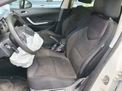 Veículo de Sucata peugeot 308 active do ano 2013 alimentado 5fs