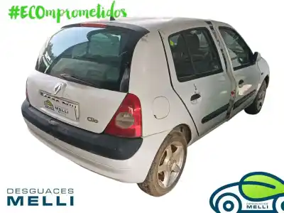 Véhicule à la ferraille renault                                            clio ii fase ii (b/cb0)                                                                                                                                                                                                                                    expression                                                                                                                                                                                                                                                 de l'année 2001 alimenté d4f712