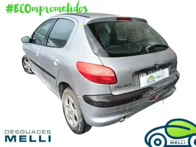 Sloopvoertuig peugeot 206 berlina xt van het jaar 2000 aangedreven rhy