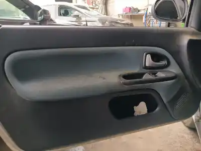 Здавання транспортного засобу renault                                            clio ii fase ii (b/cb0)                                                                                                                                                                                                                                    community року 2005 потужний d4f722