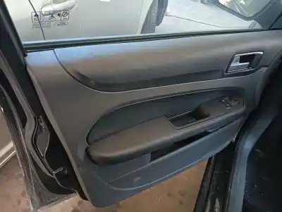 Veículo de Sucata ford focus berlina (cap) ambiente (d) do ano 2006 alimentado hwda