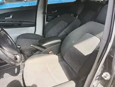 Scrapping Vehicle kia ceed emotion 116 cv / 85 kw of the year 2010 powered d4fb