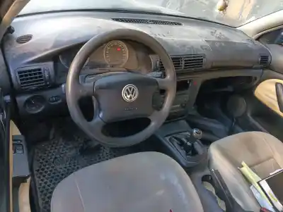 Véhicule à la ferraille volkswagen passat b5.5 (3b3) 1.9 tdi de l'année 2002 alimenté avb
