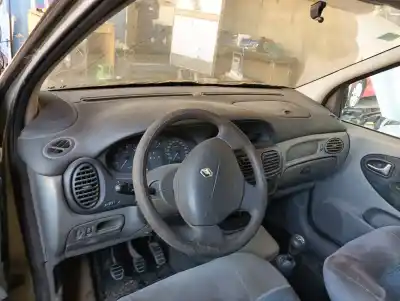Здавання транспортного засобу renault                                            scenic (ja..)                                                                                                                                                                                                                                              1.9 dci authentique року 2003 потужний f9q732