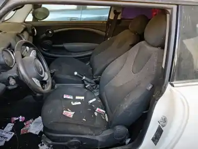 Verschrottungsfahrzeug MINI                                               MINI (R56)                                                                                                                                                                                                                                                 Cooper                                                                                                                                                                                                                                                     des Jahres 2001 angetrieben N12B16A