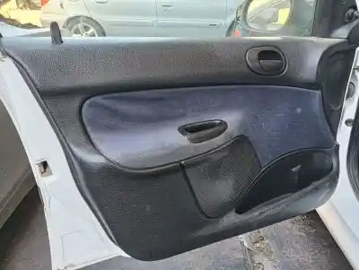 Veículo de Sucata peugeot 206 berlina xr do ano 1999 alimentado wjz