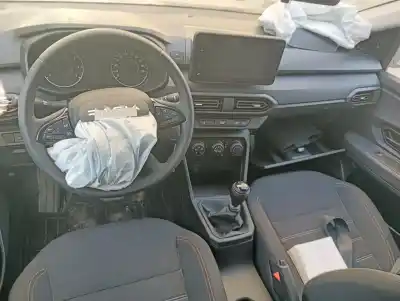 Здавання транспортного засобу dacia sandero stepway essential року 2024 потужний h4d470